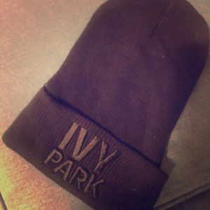 Ivy Park Beanie in Black